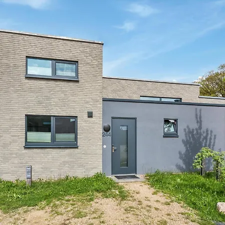 Holiday home Gorgeous In Lembruch-duemmer With Kitchen *